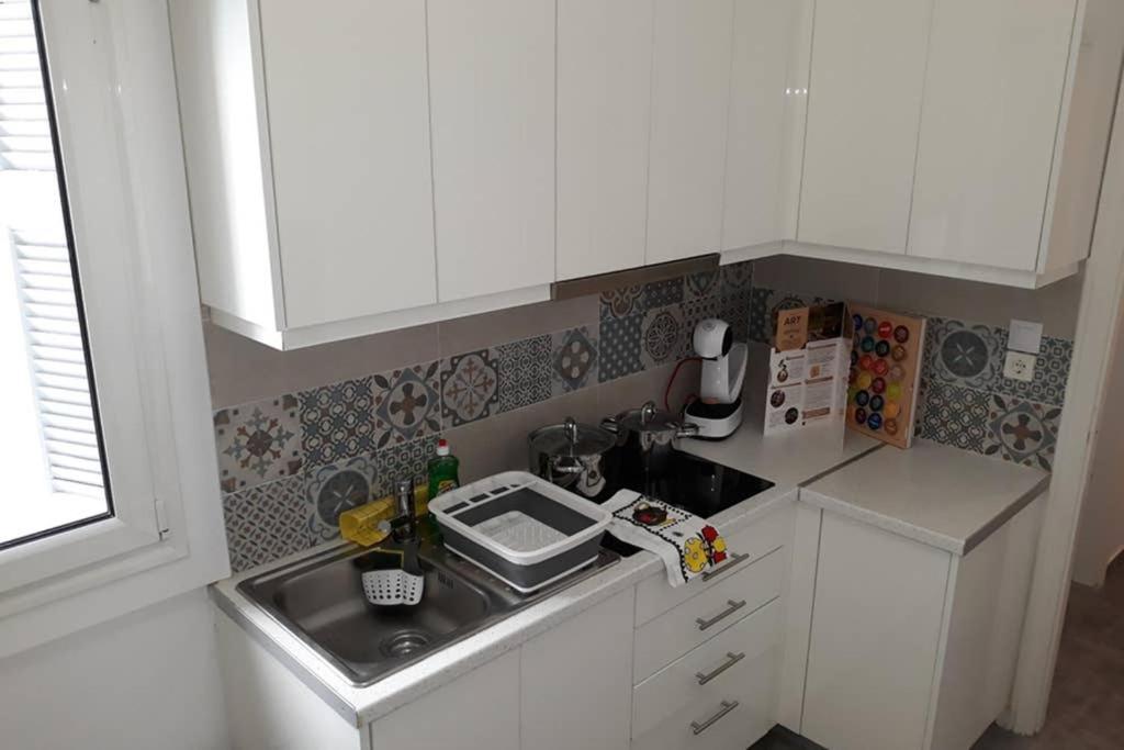 Cozy Apartment For 4 In Kolonaki, Lycabettus أثينا المظهر الخارجي الصورة