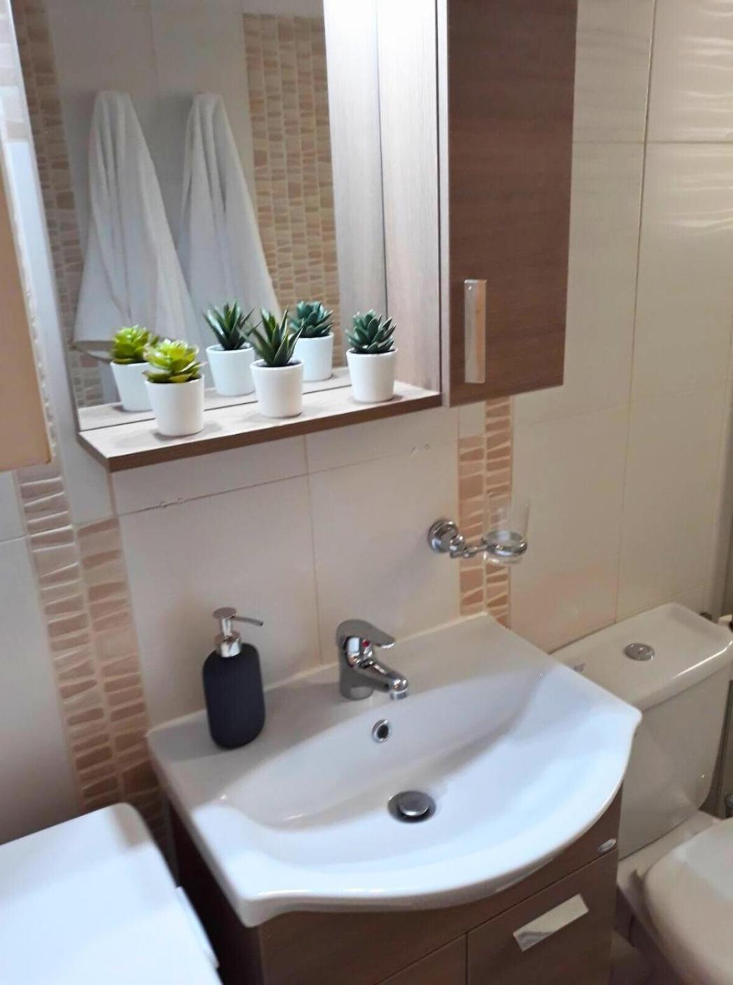 Cozy Apartment For 4 In Kolonaki, Lycabettus أثينا المظهر الخارجي الصورة